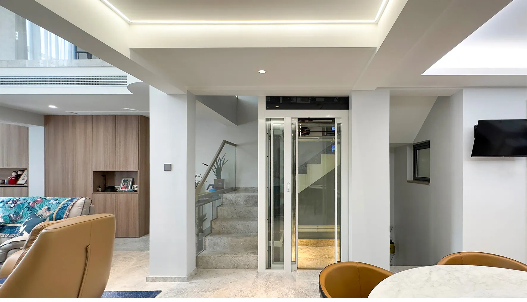 Thang máy kính Franz cửa mở lùa tự động