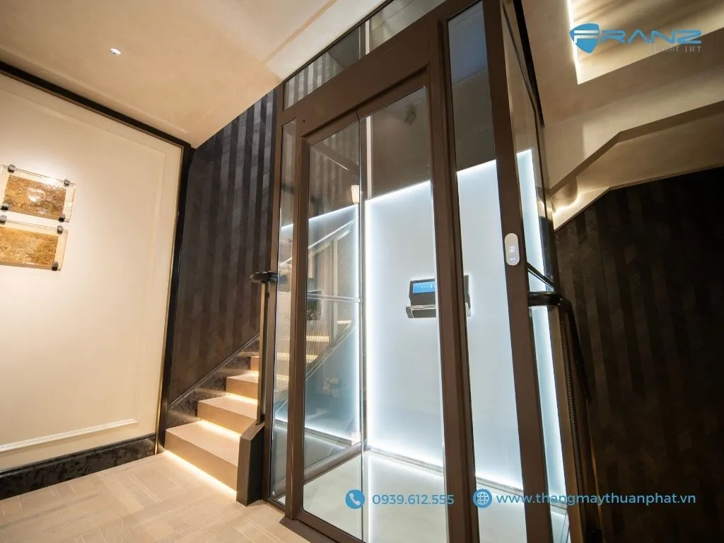 Thang máy kính Franz cửa mở 2 cánh