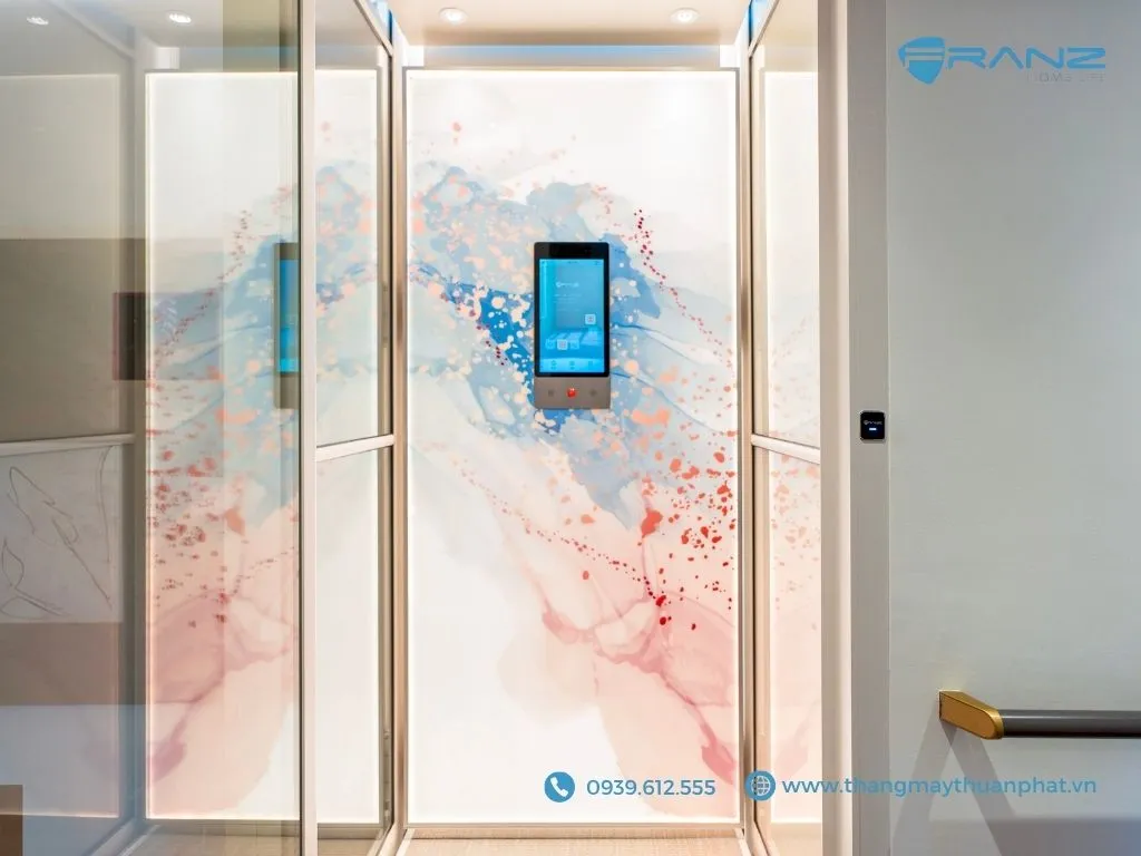 Thang máy kính Franz cửa mở 2 cánh
