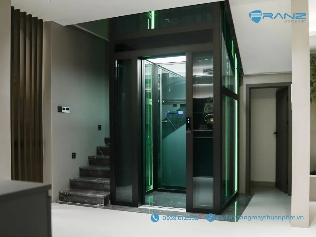 Thang máy kính Franz cửa mở tâm tự động