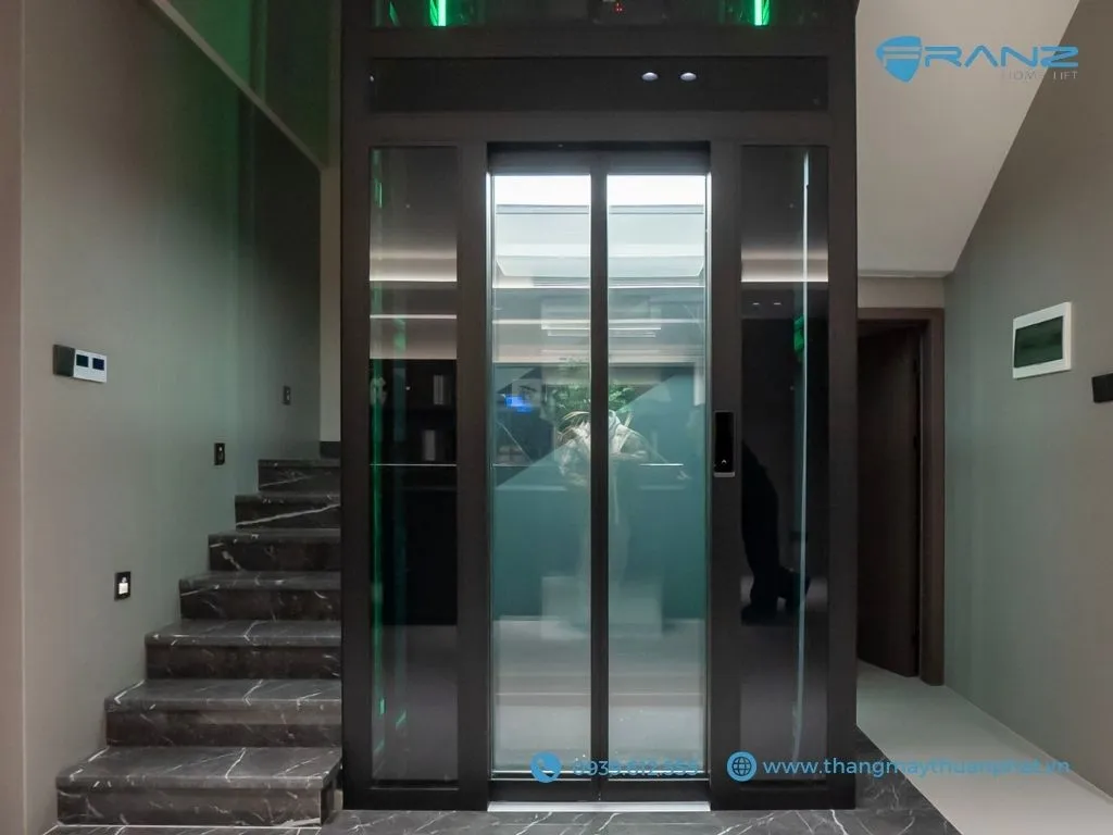 Thang máy kính Franz cửa mở tâm tự động
