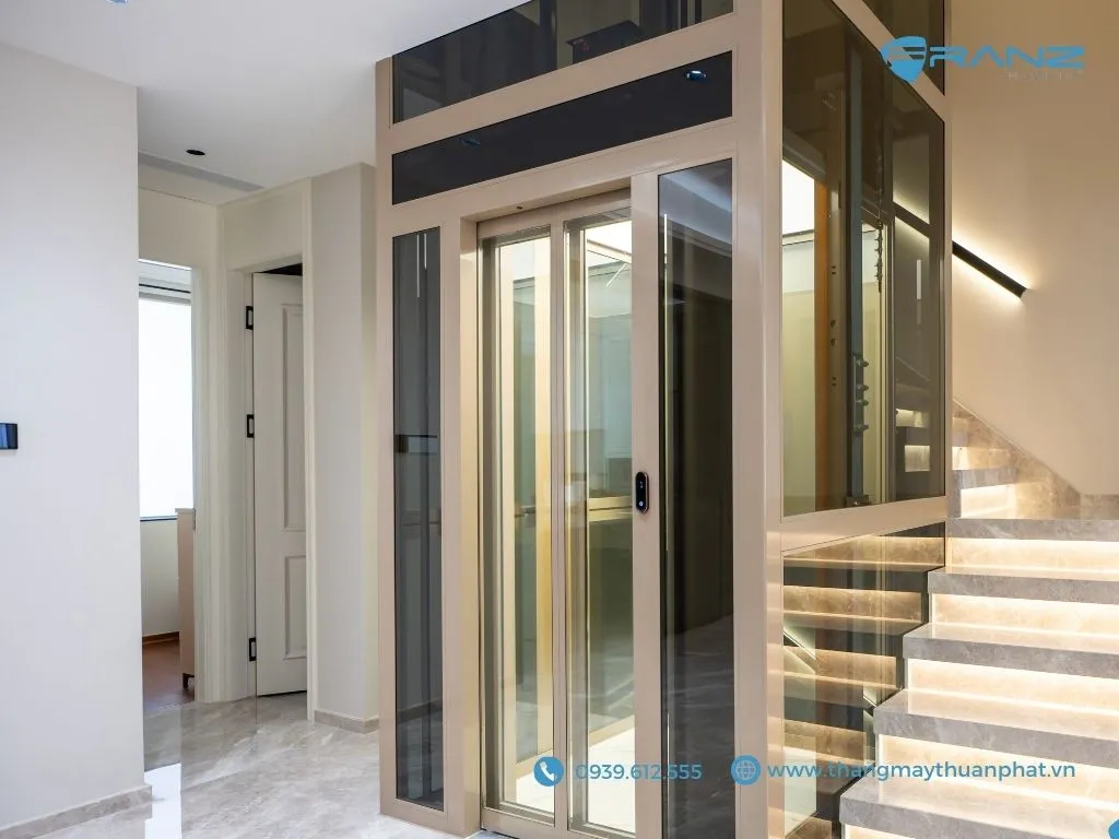Thang máy kính Franz cửa mở tâm tự động