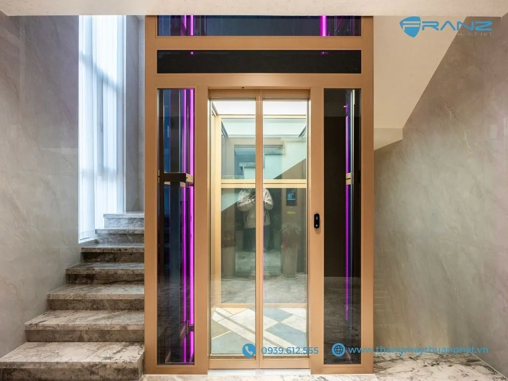 Thang máy kính Franz cửa mở tâm tự động