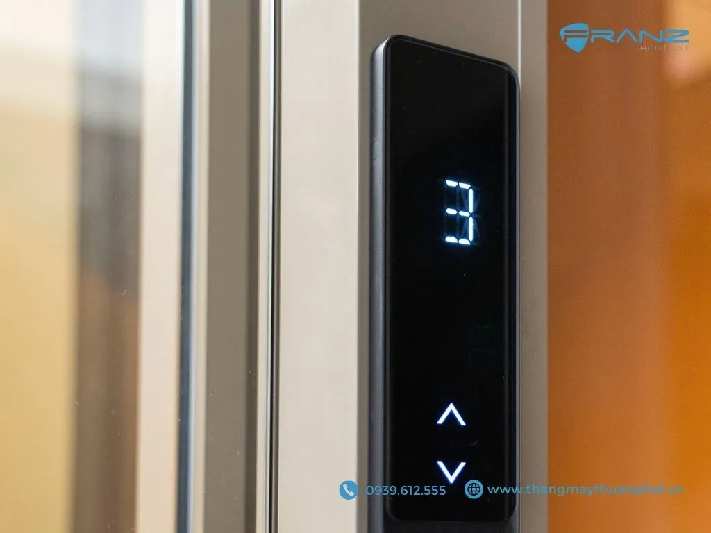 Thang máy kính Franz cửa mở tâm tự động