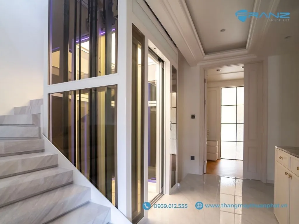 Thang máy kính Franz cửa mở tâm tự động