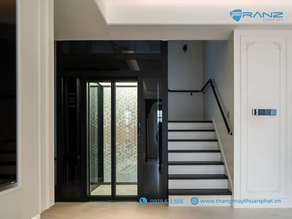Thang máy kính Franz cửa mở tâm tự động