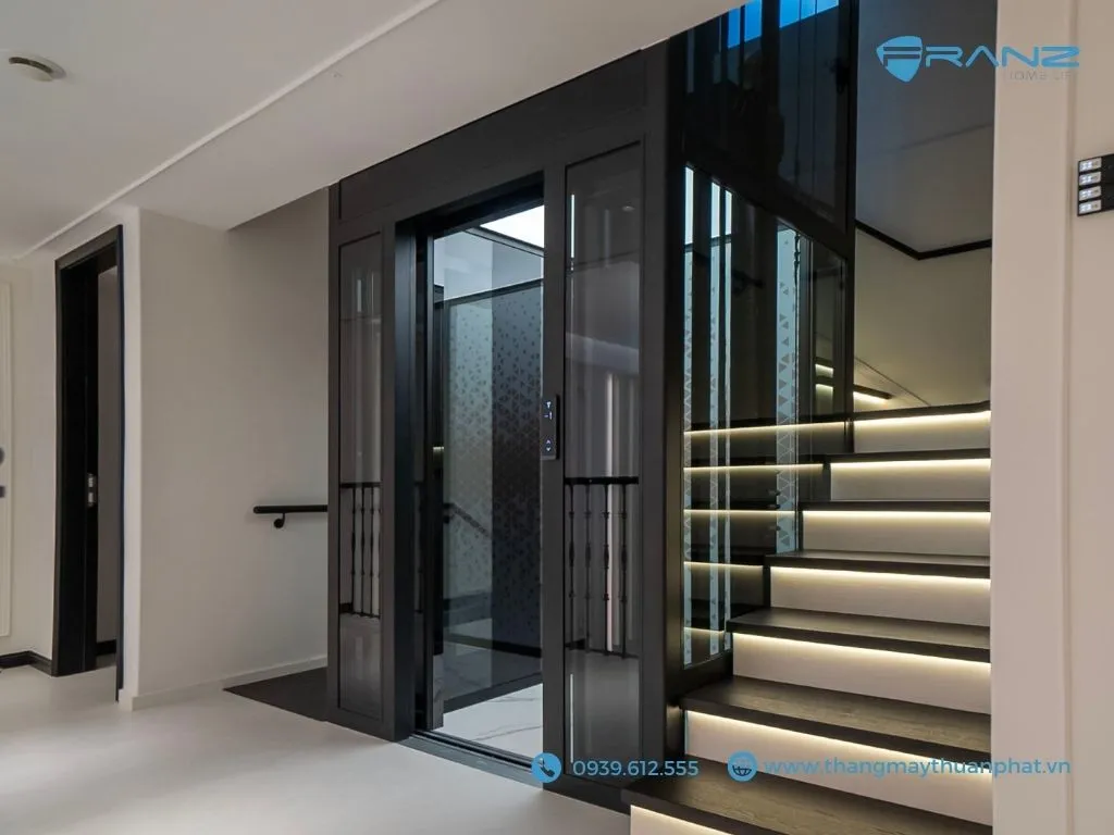 Thang máy kính Franz cửa mở tâm tự động