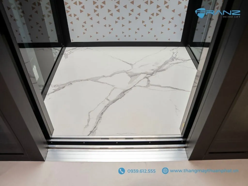 Thang máy kính Franz cửa mở tâm tự động