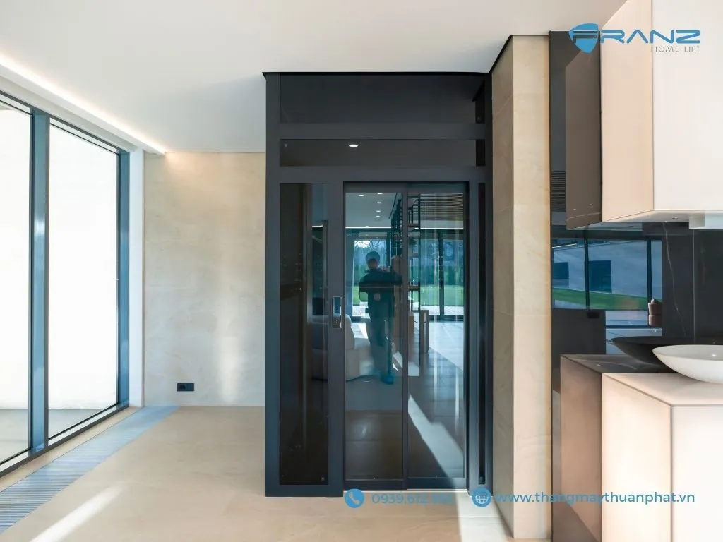 Thang máy kính Franz cửa mở tâm tự động